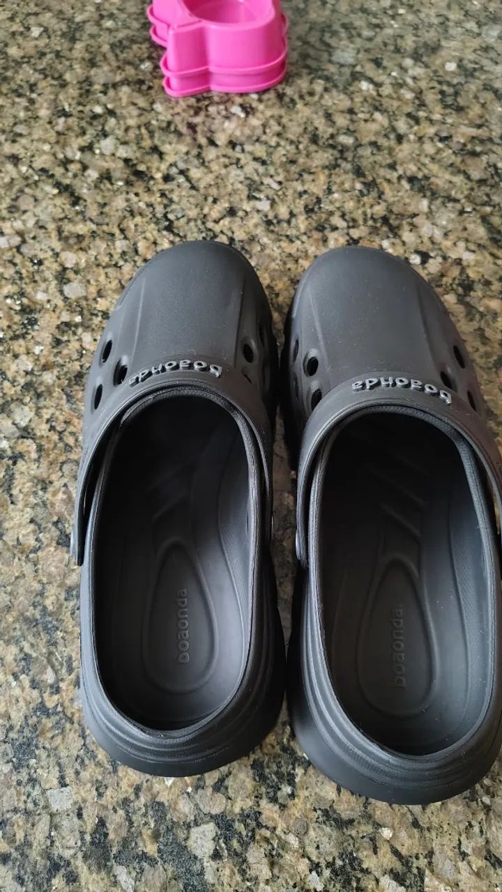 Vendo Crocs usada apenas duas vezes 
