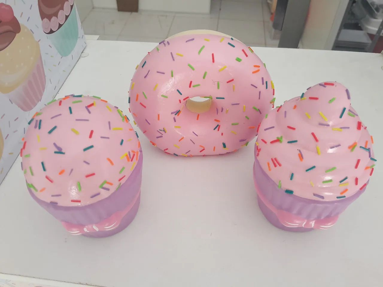 Enfeite e cofre tema de doces - Foto 2