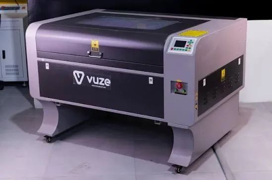MÁQUINA CNC LASER DE CORTE E GRAVAÇÃO VC6040-LM 80W + CHILLER - Foto 3