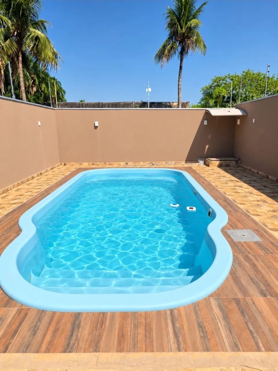 Vendo Casa ampla com 3 quartos sendo 2 suítes - Foto 4