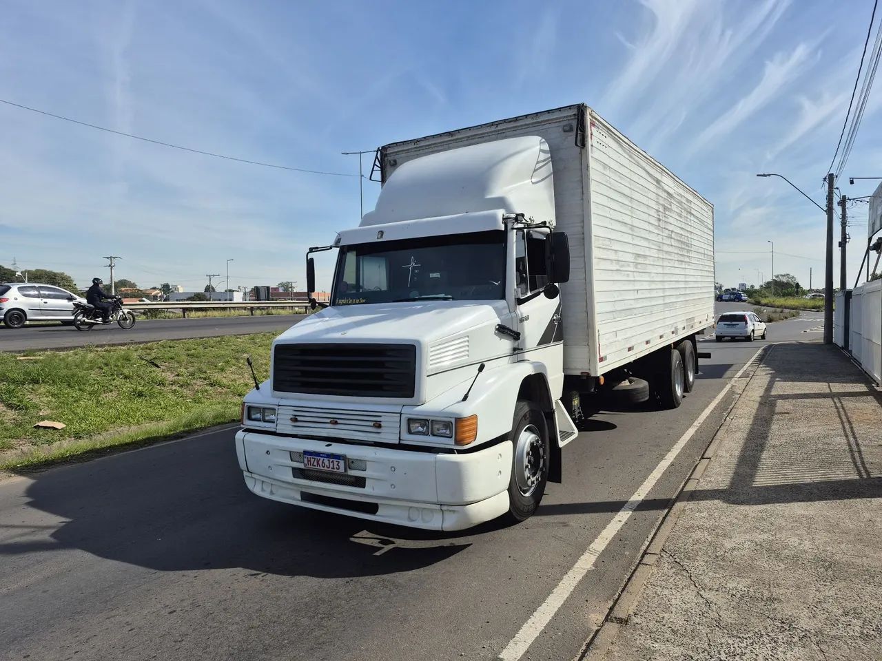 MB 1618 Truck Reduzido Bau