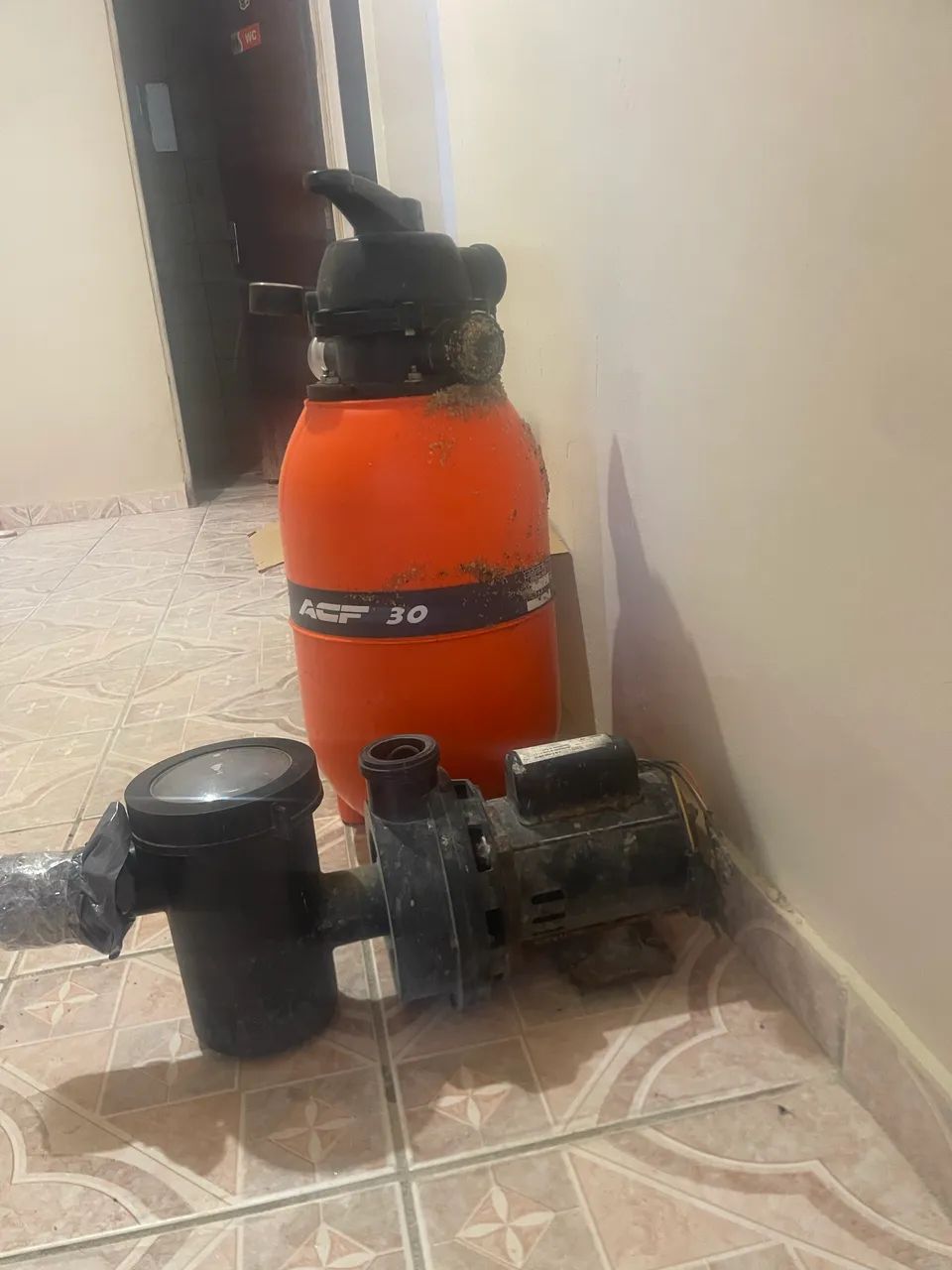 Filtro e bomba de piscina semi novo