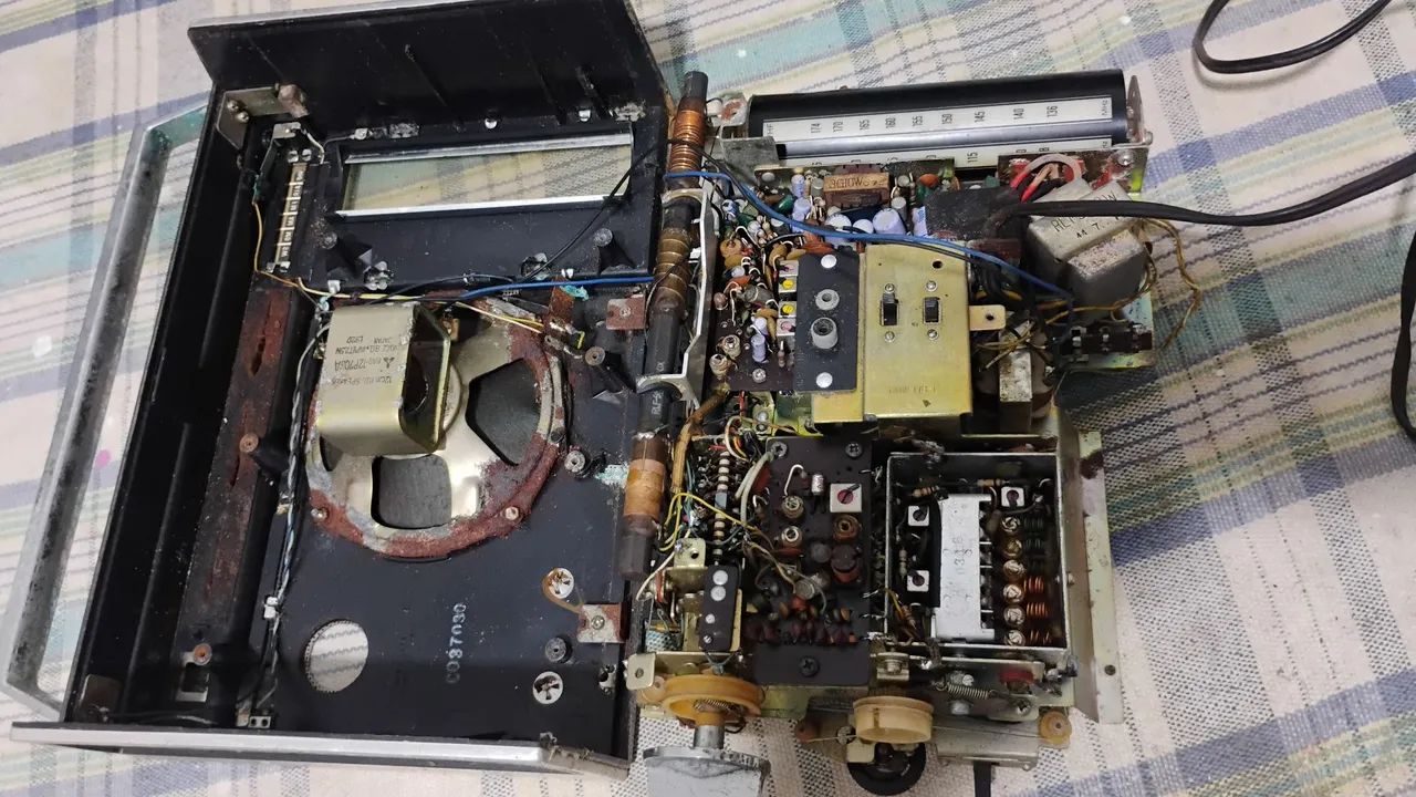 Rádio Panasonic RF1600b - Foto 2