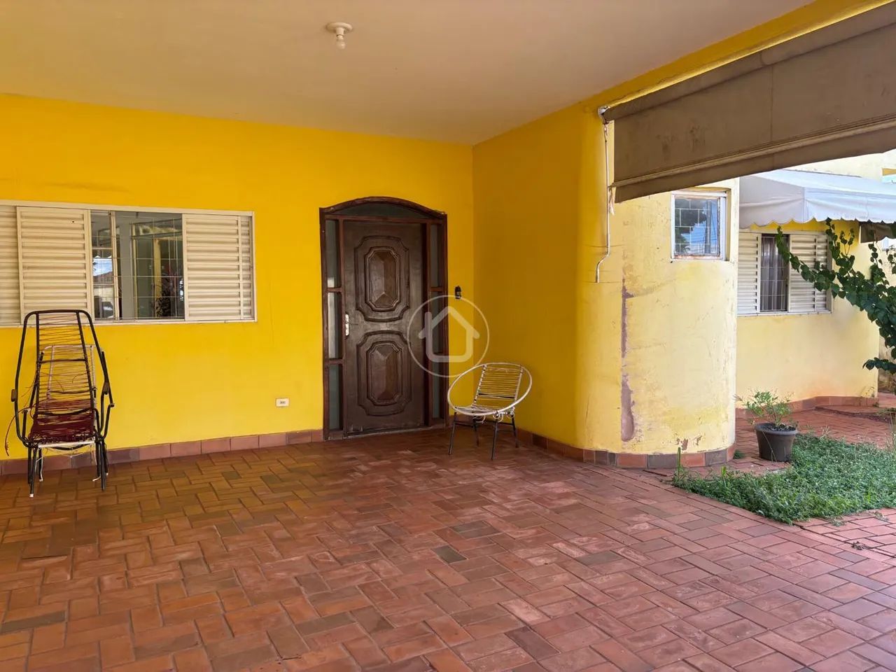 CASA COM ALPLO TERRENO - Foto 4