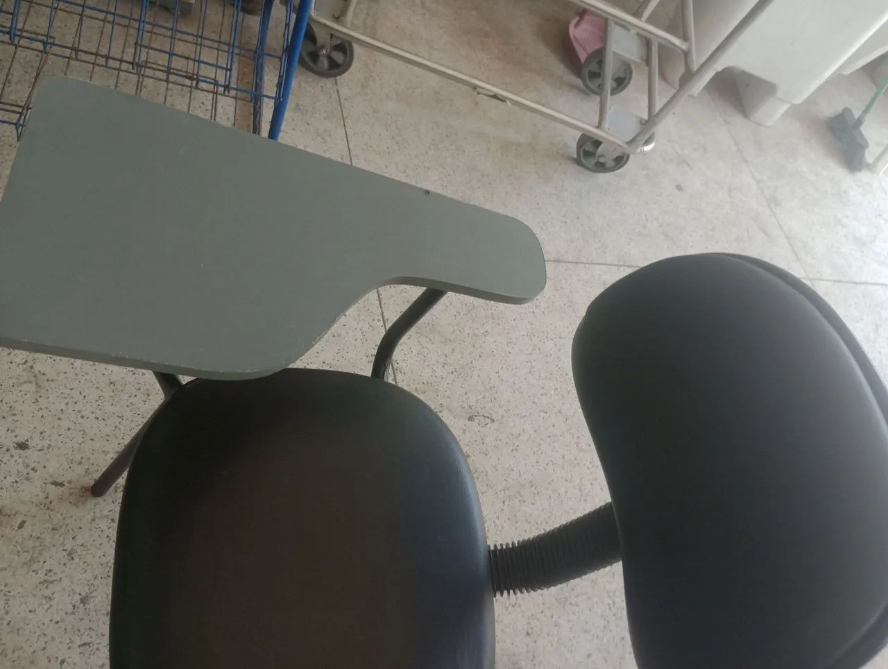Cadeira acolchoada escolar universitária 