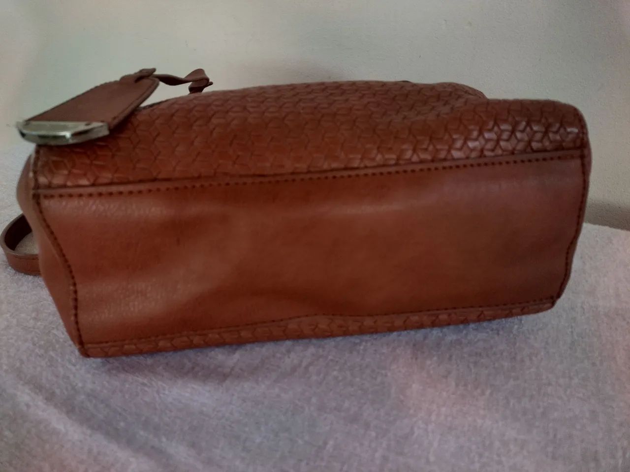 Bolsa satinato média caramelo - Foto 4