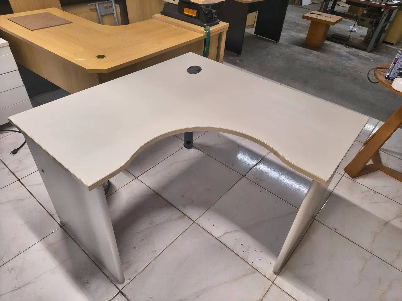 Mesa de escritório em L - Foto 2