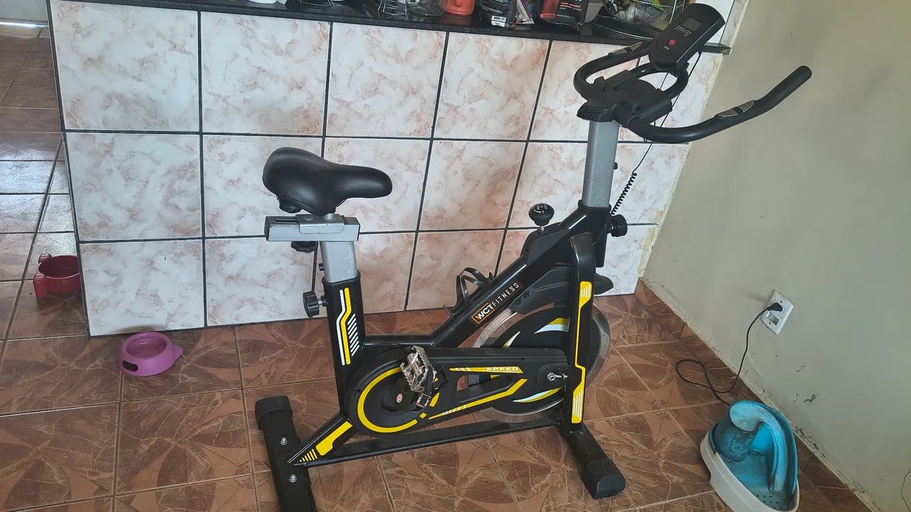 BICICLETA ERGOMÉTRICA 