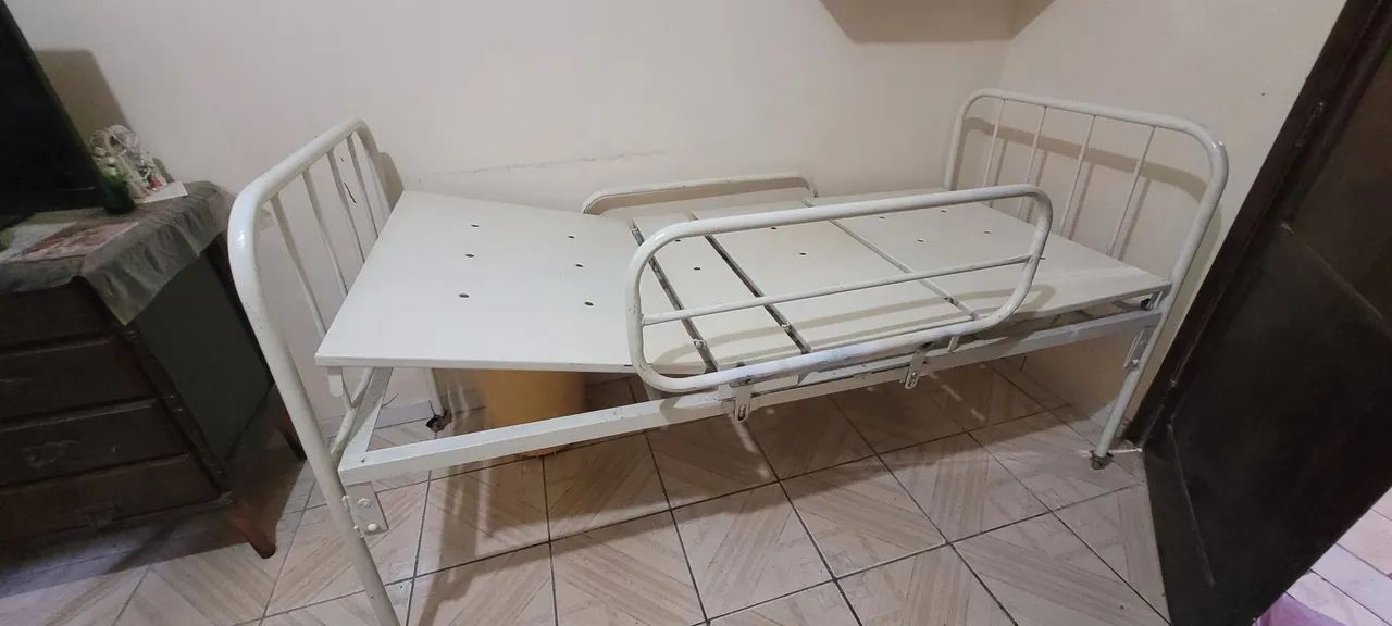 Cama hospitalar 2 manivelas - Foto 3