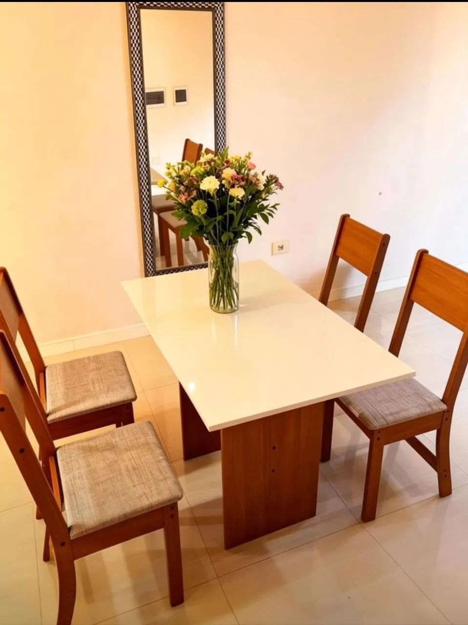 Conjunto mesa 4 cadeiras Novas. Entrega em 24h