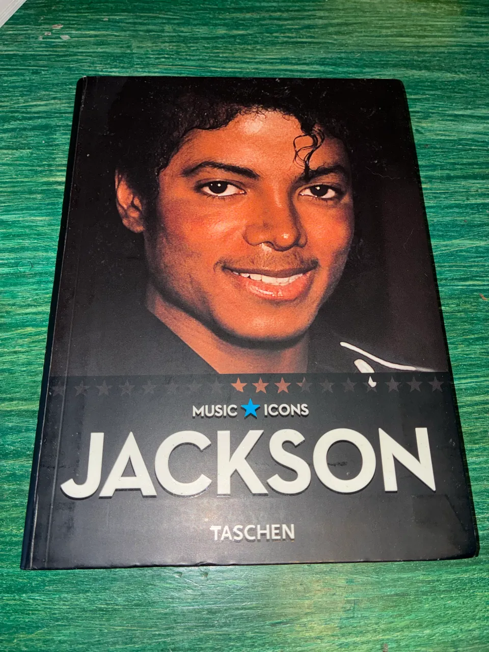 RELÍQUIA: Michael Jackson Ghosts - Box Set de Luxo (Edição