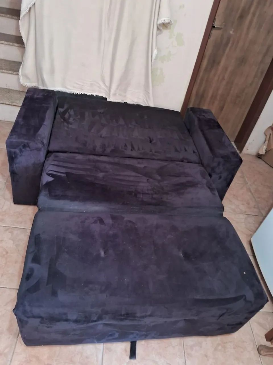 Sofa cama preto 2 lugares de suede - Foto 3