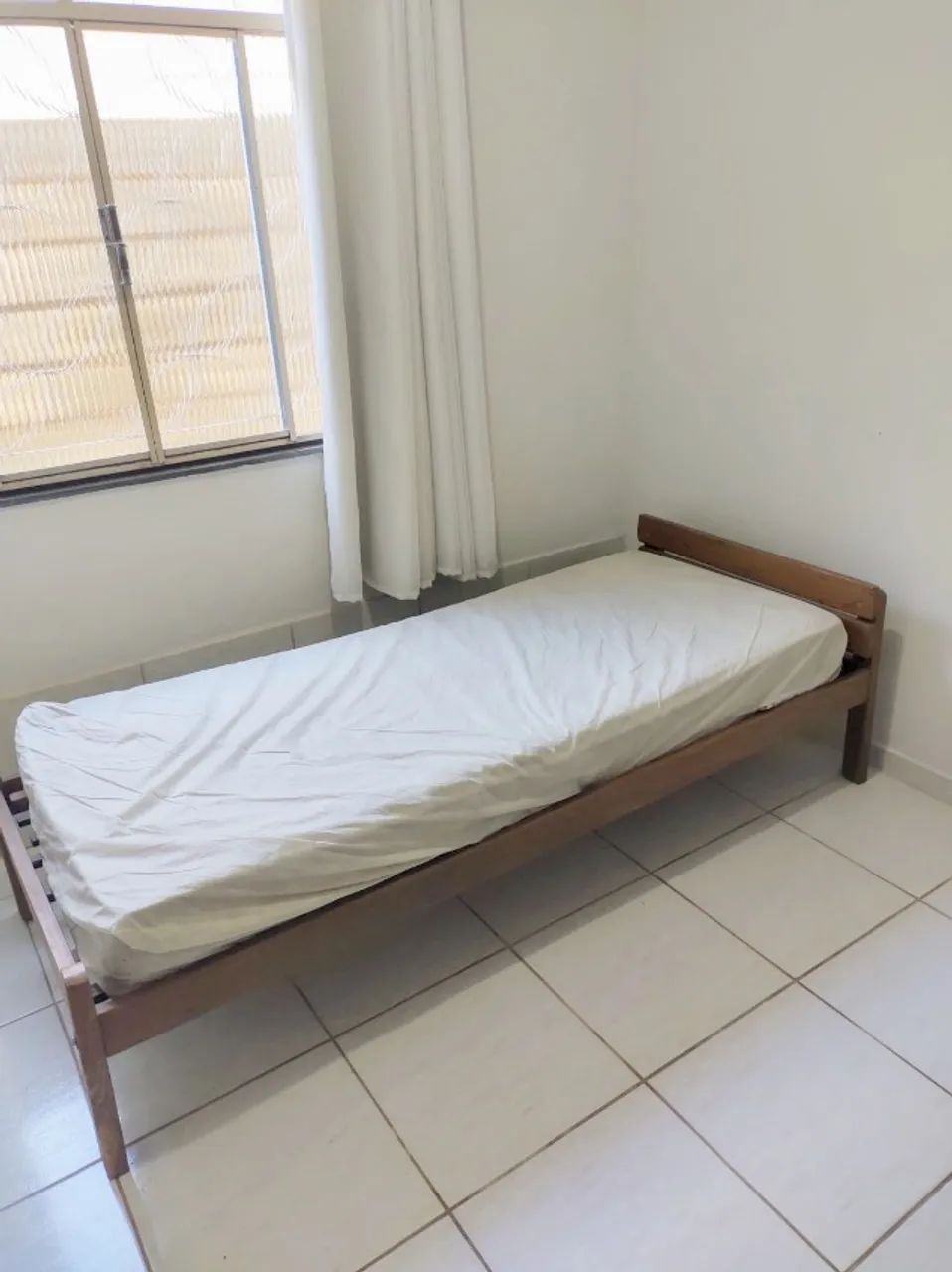 Cama de madeira + colchão - Foto 4