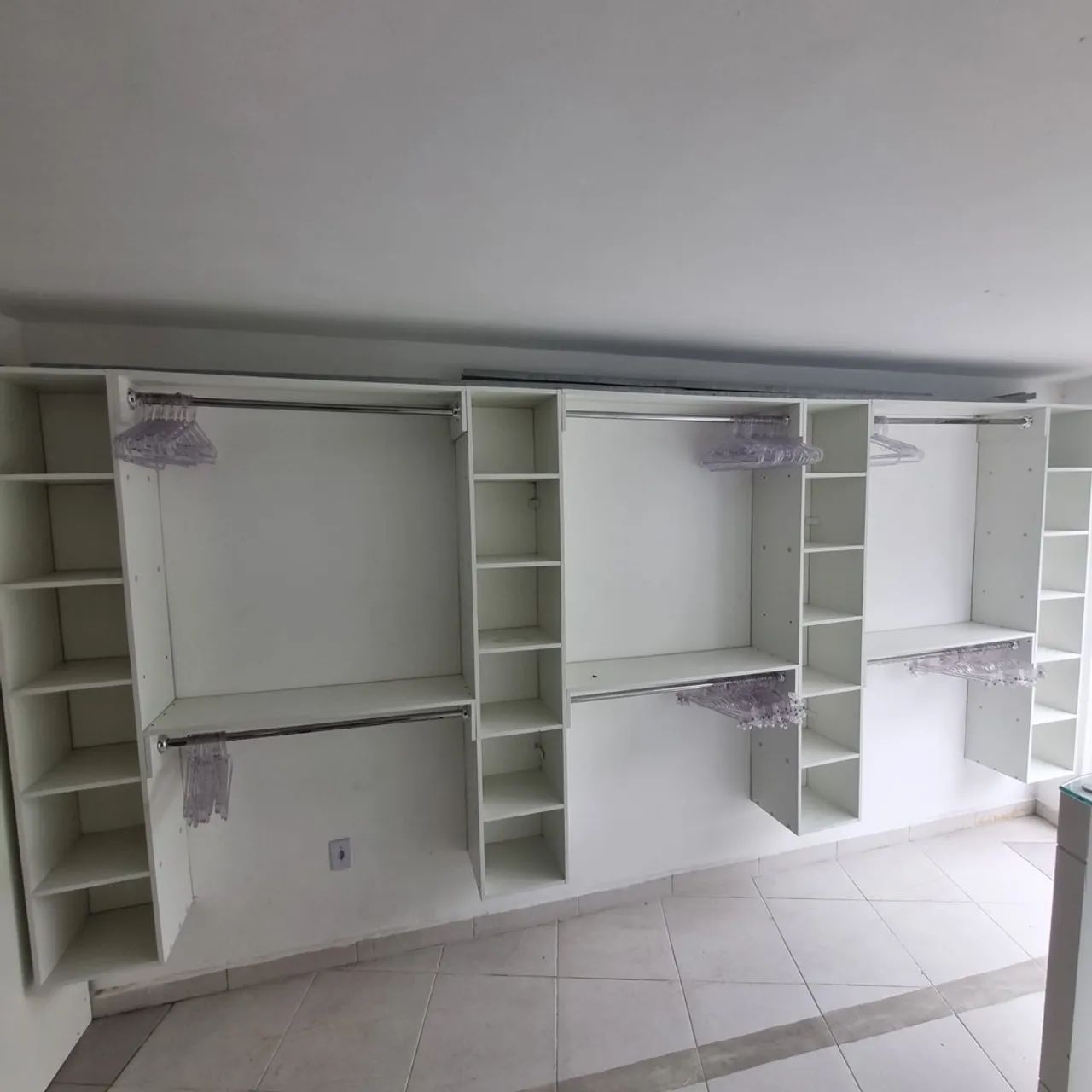 Móveis Para Loja de Roupas Pronta 