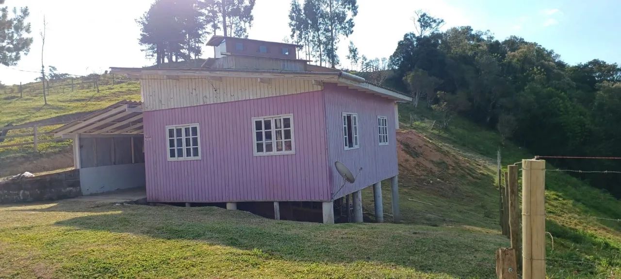  ALUGA-SE CASA EM RANCHO QUEIMADO