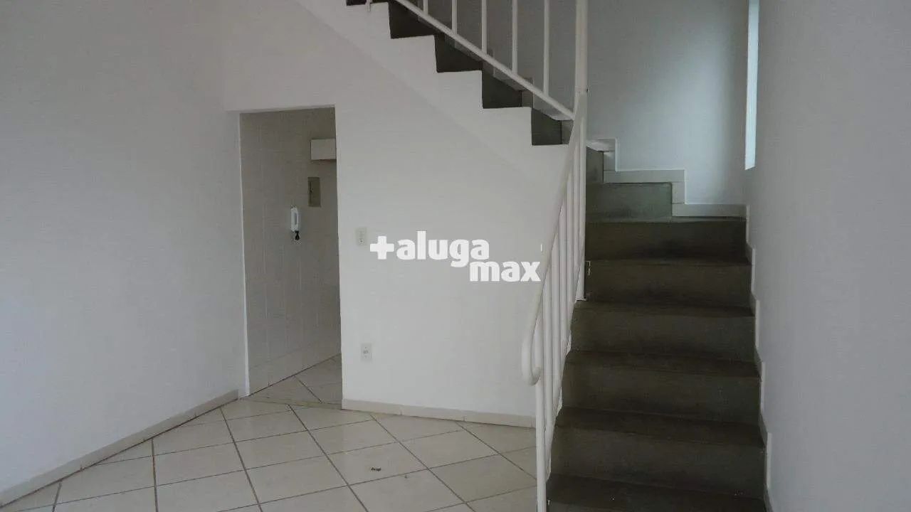 Apartamento de dois quartos com garagem