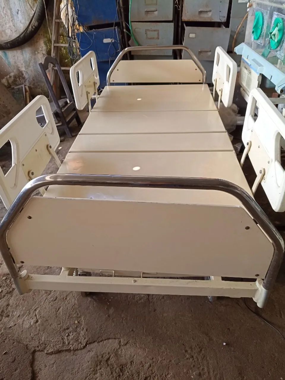 Camas hospitalar elétrica com 4 movimentos com colchão usado com capa nova - Foto 6