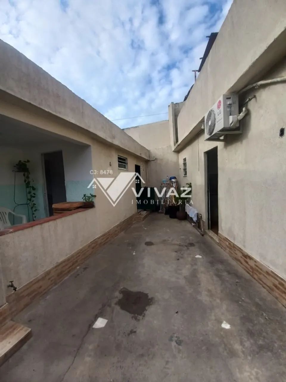 Terreno com Duas Casas com 01 e 02 Quartos e Garagem em Maria da Graça - Foto 4