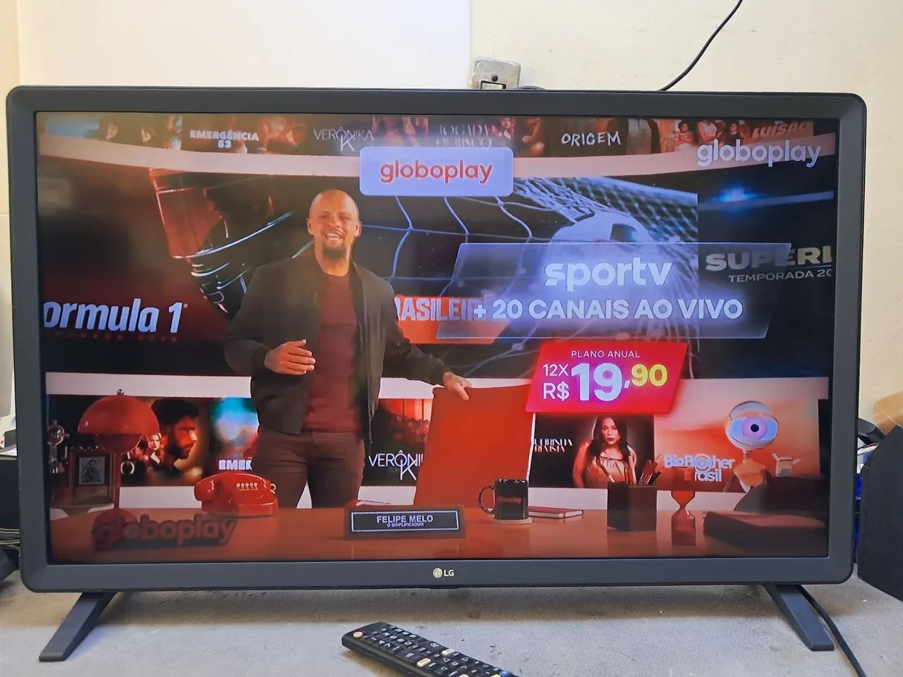 Tv lg 32" smart. Semi nova