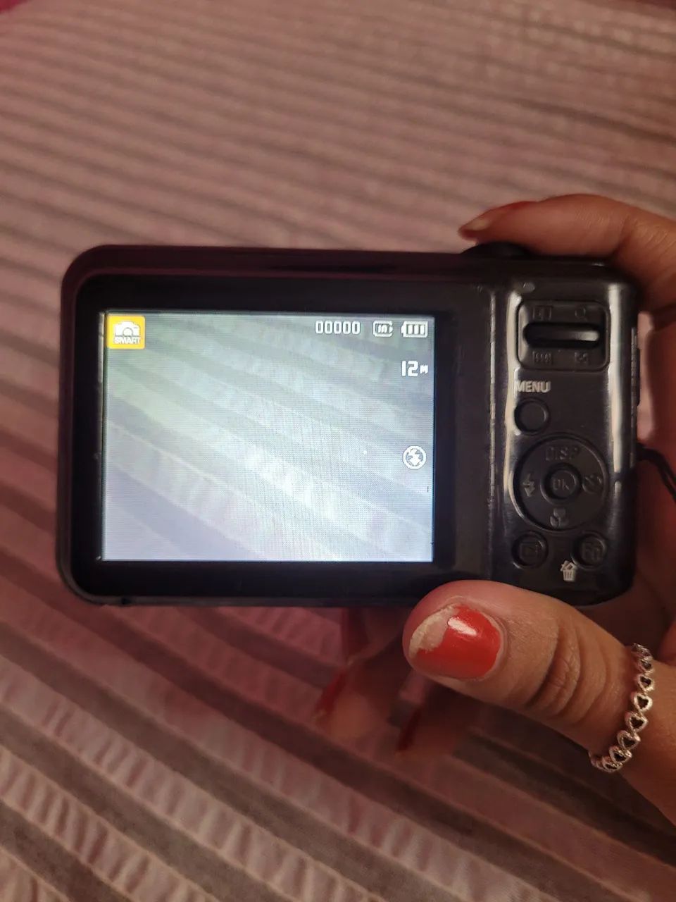 Câmera digital samsung preta de 12.1 megapixels - Câmeras e