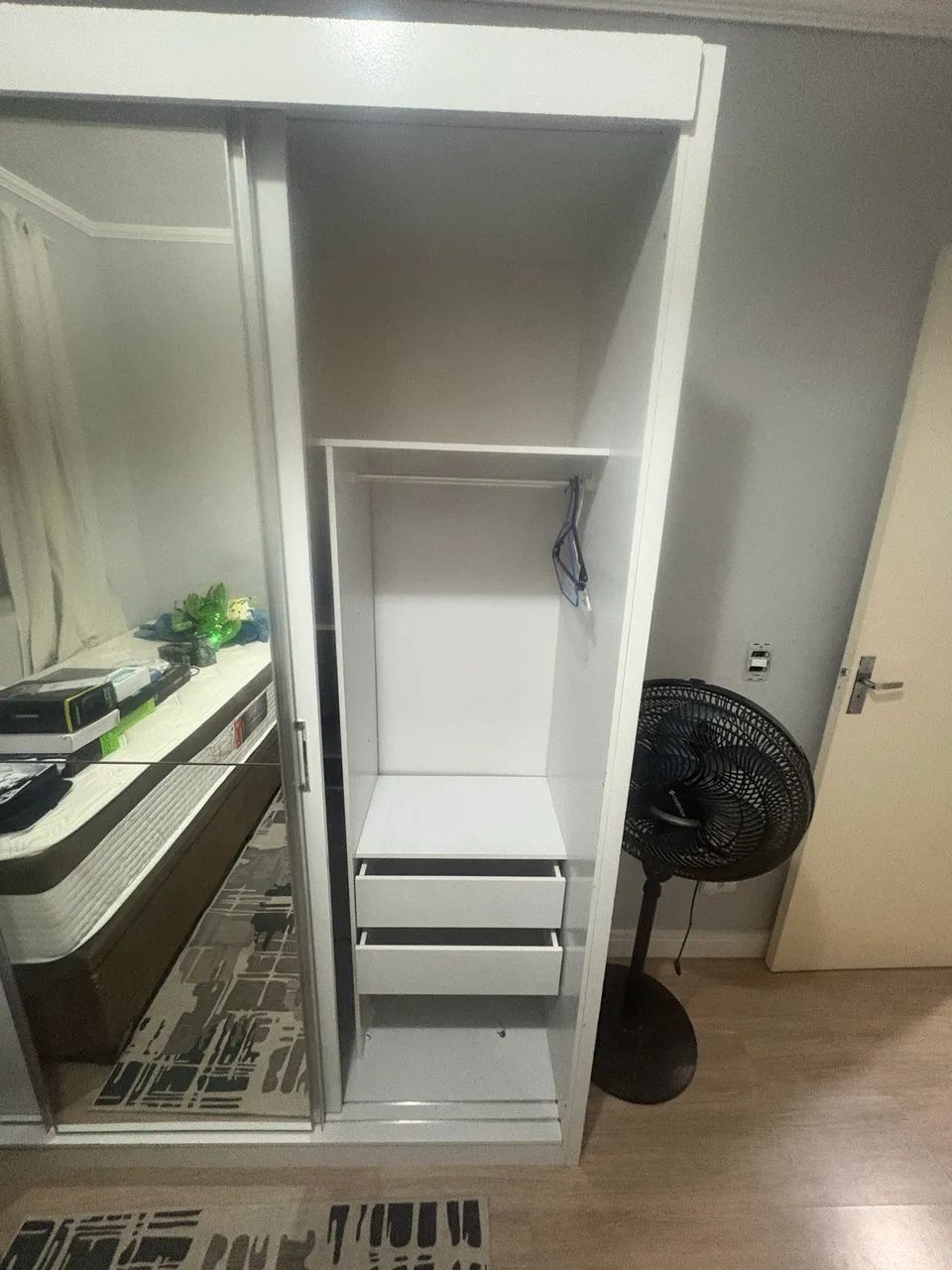 Guarda roupa conservado  - Foto 2