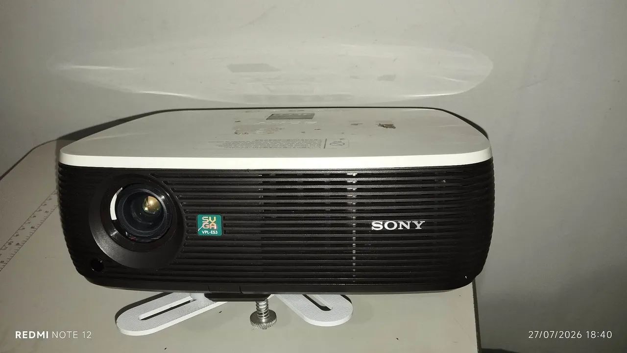 Vendo projetor COM AVARIA 