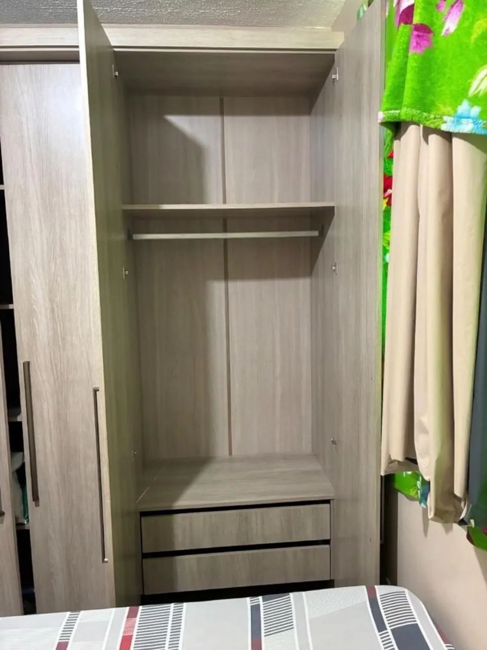 GUARDA-ROUPA CASAL 6 PORTAS  - Foto 4