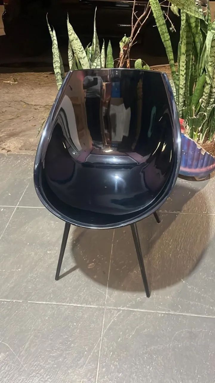 Cadeira tipo concha preta