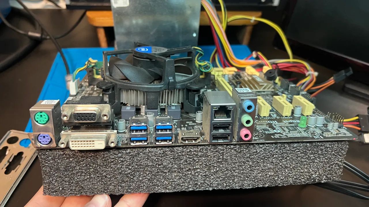 Kit core i3 4130 8GB placa Asus H87M-E  - Foto 3