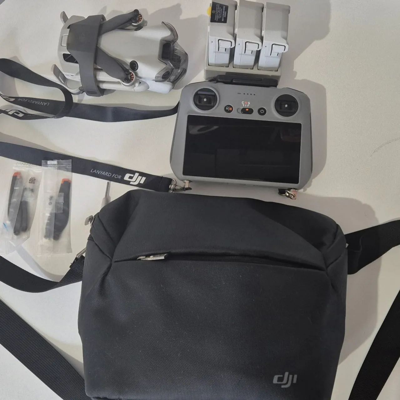 DJI Mini 4 Pro Fly More Combo, 3 Baterias+Carregador+Kit lentes K&F Concept.