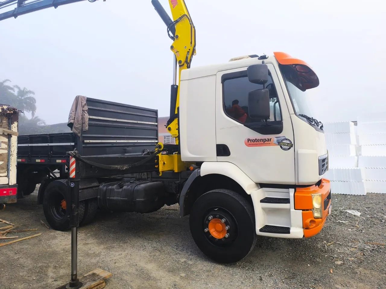 VOLVO VM 310 + MUNCK HYVA 2022 - PRONTO PARA TRABALHA - Foto 5