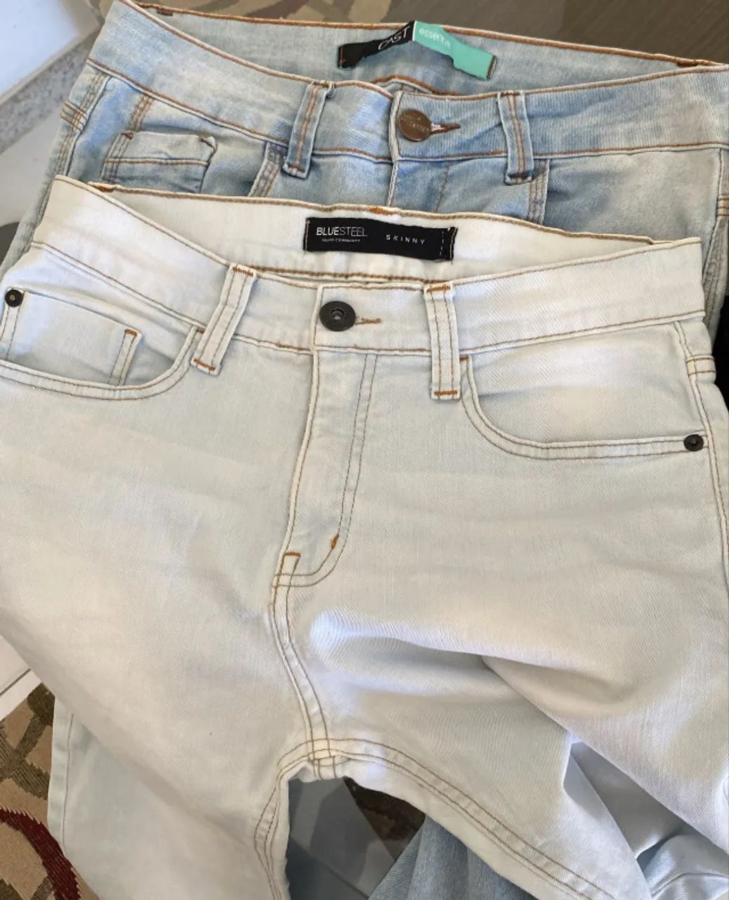 Calça Jeans 42, R$30 cada