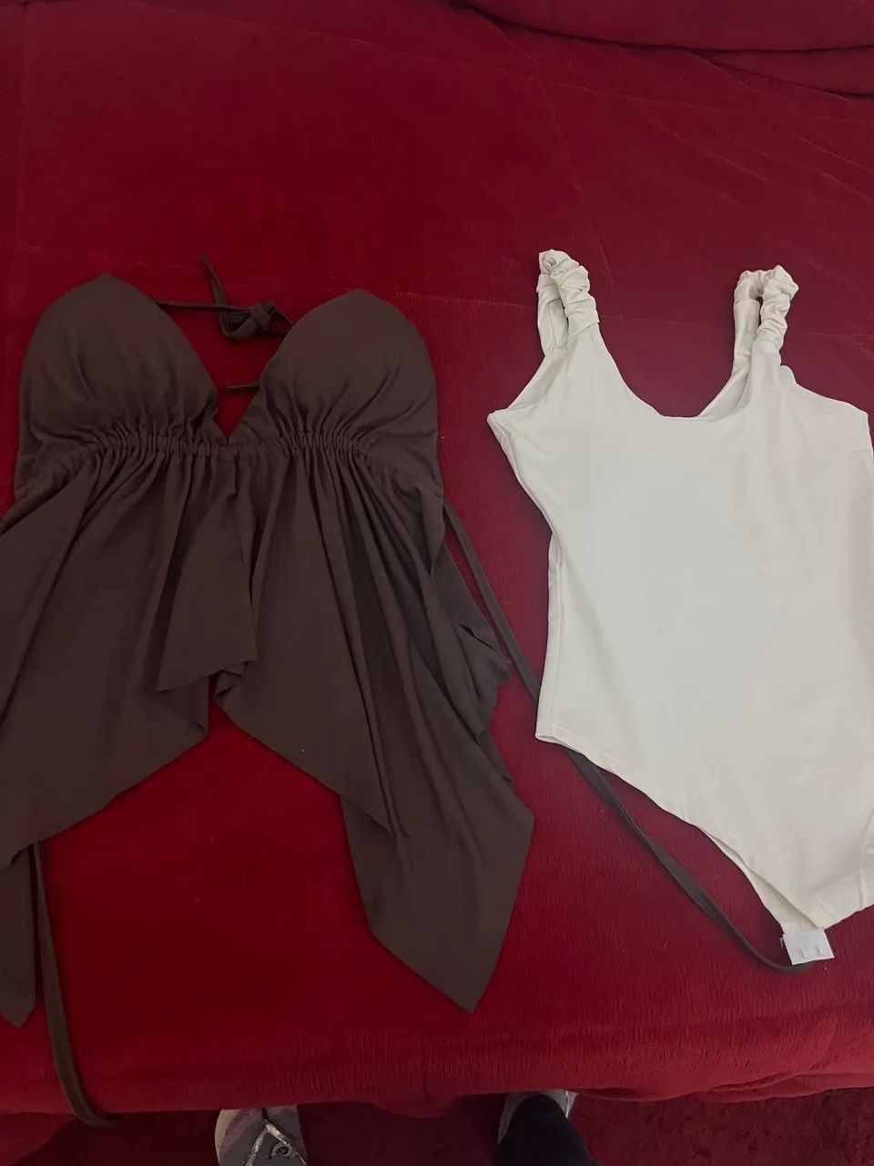 Roupas e sapatos - Foto 2