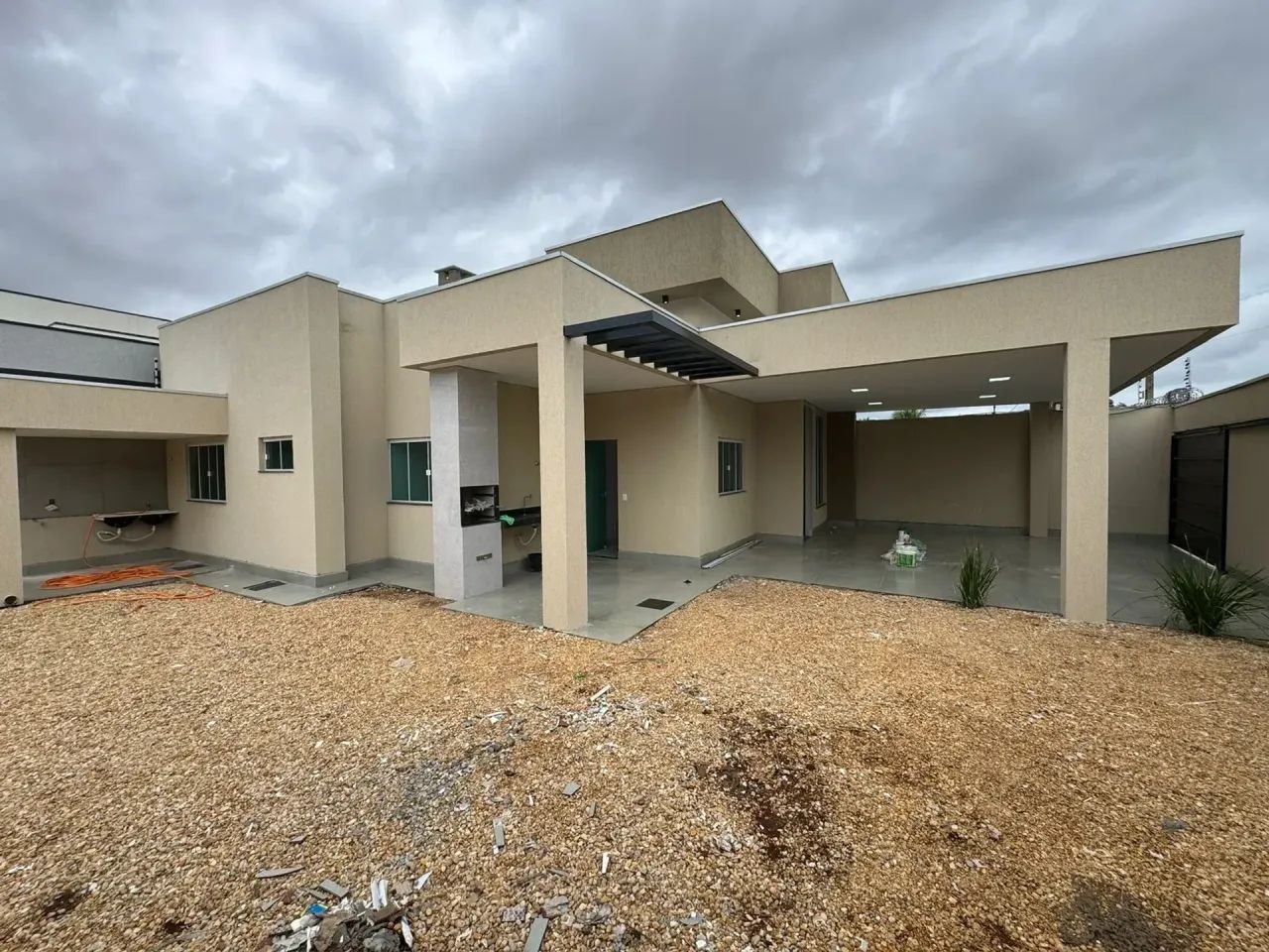 Casa com três quartos próximo ao Hospital de Amor