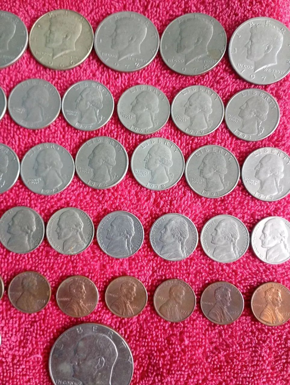 48 Moedas de Dólar, décadas de 60 e 70 - Foto 2