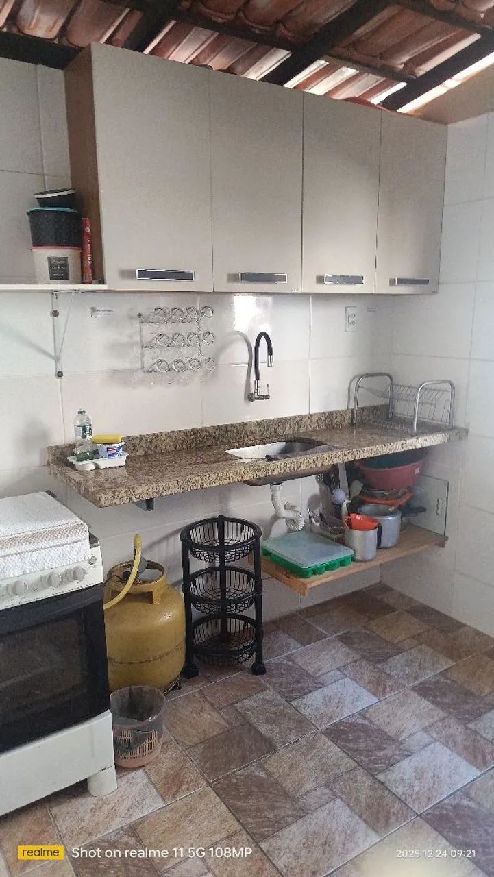 CASA COM PISCINA E AR CONDICIONADO NO CENTRO  - Foto 2
