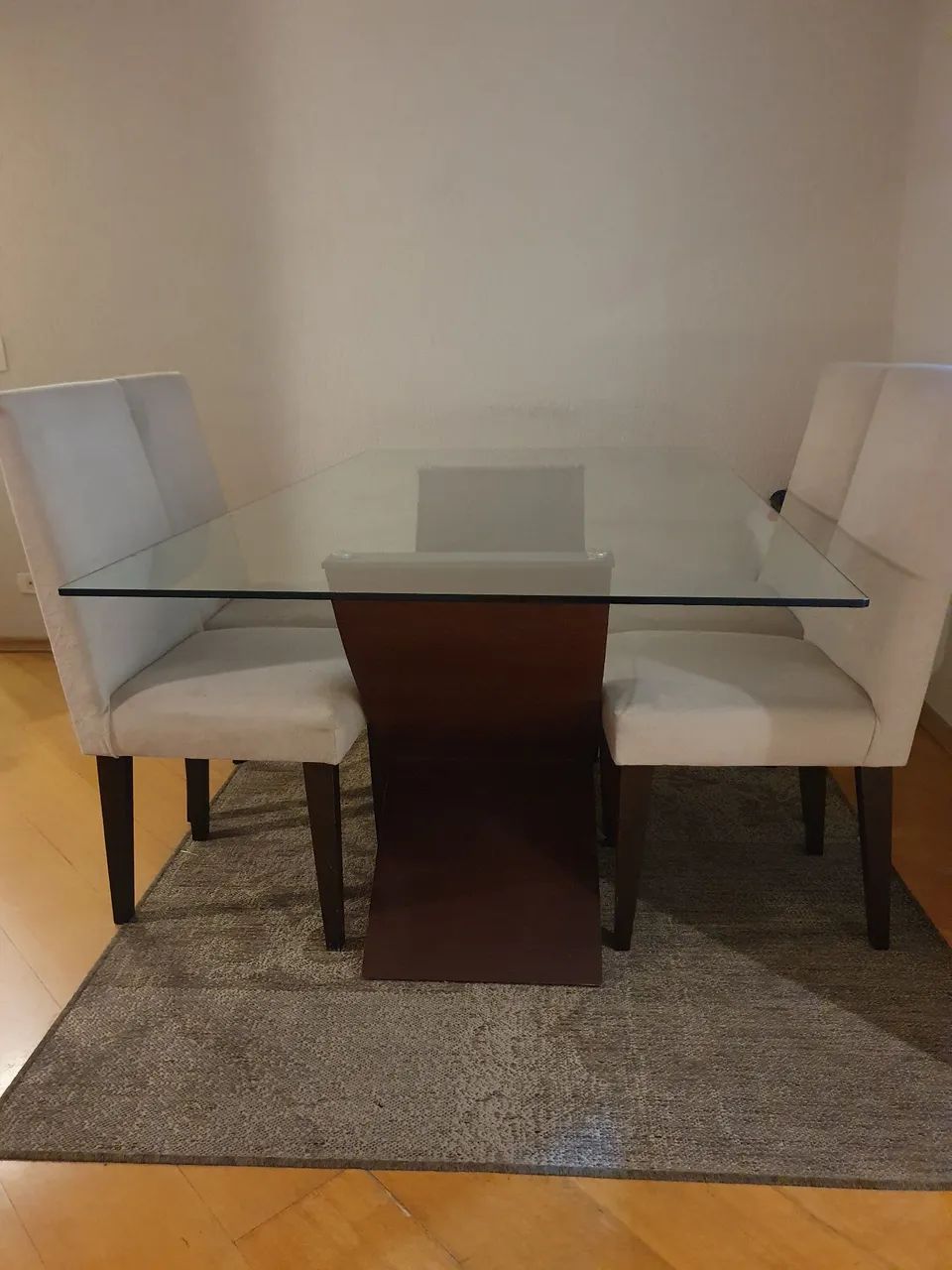 Mesa de vidro com 4 cadeiras - Foto 2
