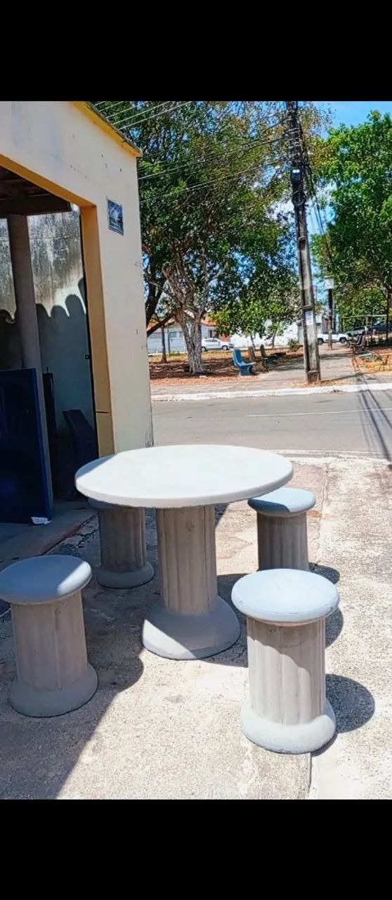 MESA DE CONCRETO COM 4 BANCOS. - Foto 2