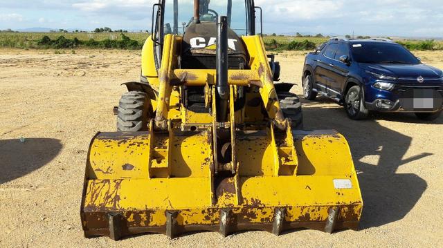 RETROESCAVADEIRA CATERPILLAR ( Leia o anúncio) - Foto 3