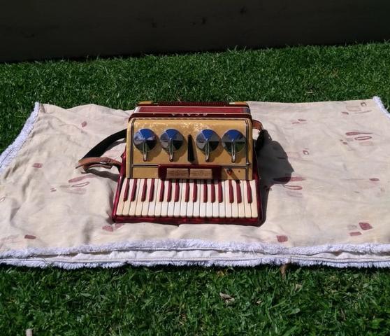 Acordeon/Sanfona Scala 80bx + 2 Estojos em Perfeito Estado! - Foto 2