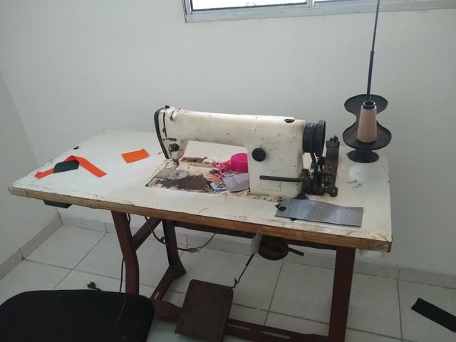 Máquina de costura industrial