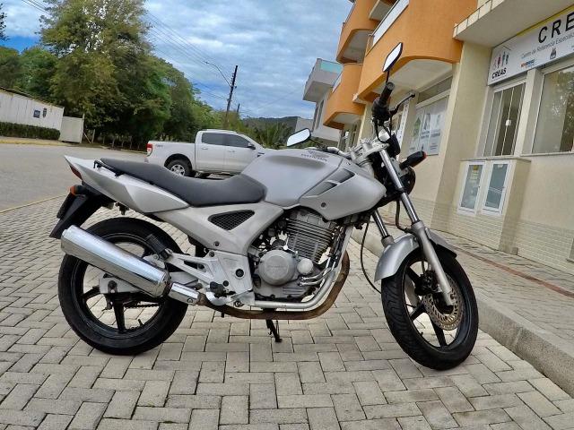 Moto CBX 250 Honda Twister, ano 2006