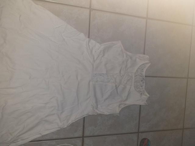Vestido branco,costas de renda