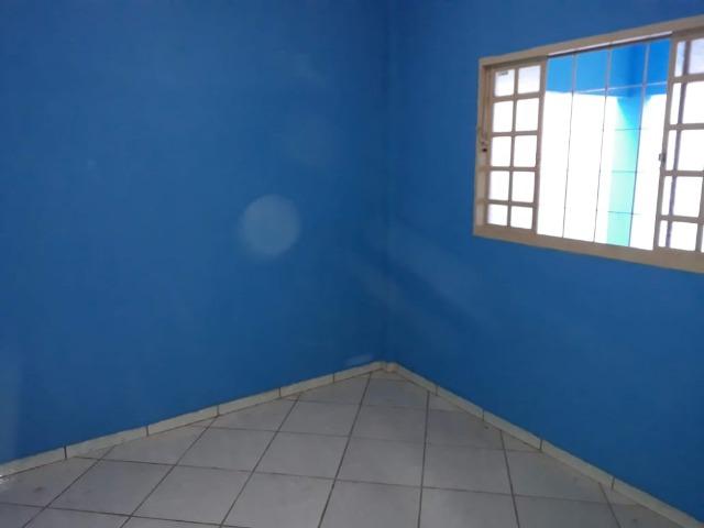 Casa espaçosa localizada no bairro Dom Bosco, com 3 Quartos - Foto 4