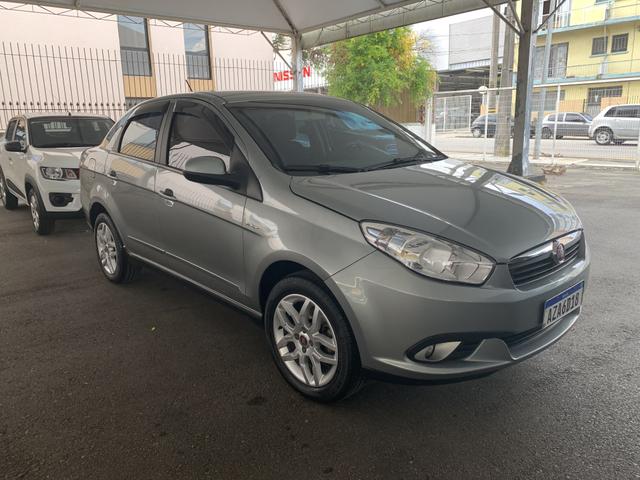 Grand Siena Essence 1.6 16V Flex Dualogic - Foto 2