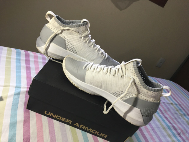 tenis under armour volei