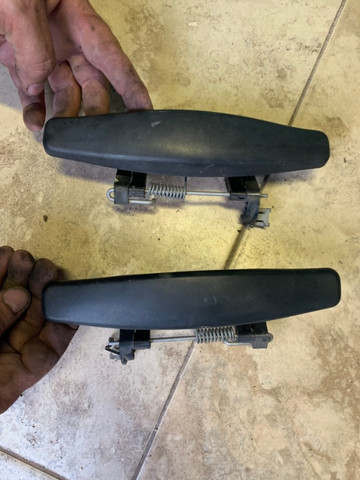 Maçaneta externa renault sandero/duster original cada 50 reais