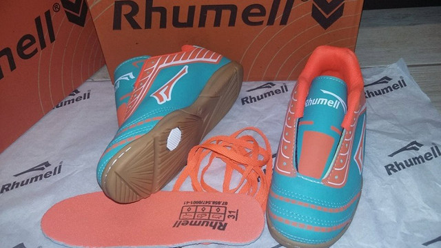 chuteiras de futsal de 50 reais