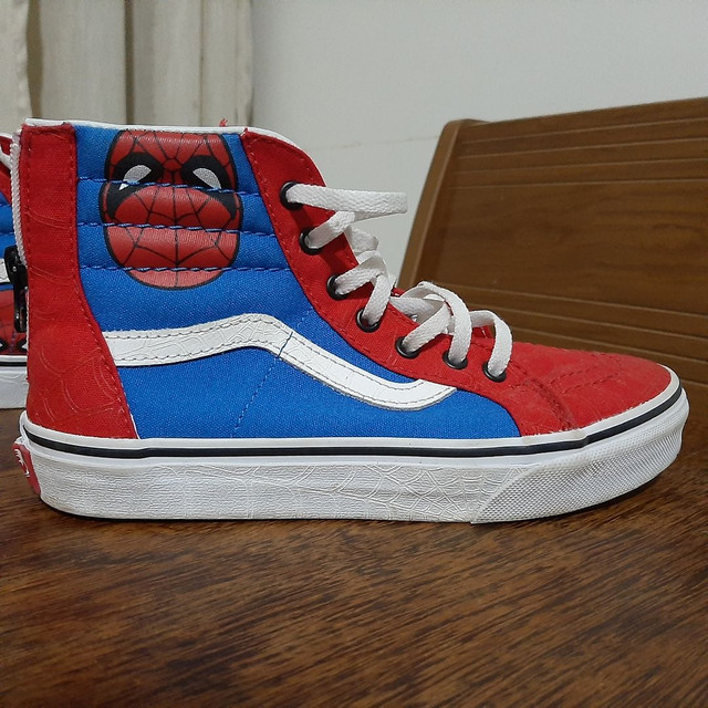 tenis vans homem aranha