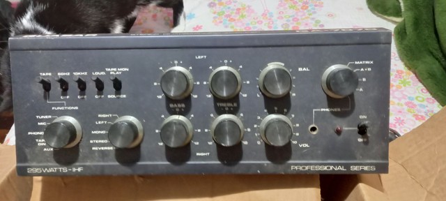 Amplificador de som QA-7070